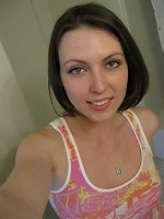 romantic female looking for guy in Jacksonville, Illinois